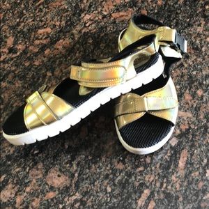 Sz 8.5 Holographic gold sandals with buckles